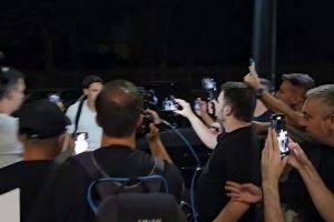 记者：里奇已经抵达米兰城，周四上午接受体检并与米兰签约