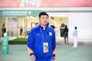 韩鹏：换下克雷桑因他腰部有些伤，李小恒、彭逸翔登场后效果不错